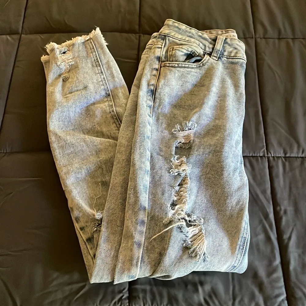 High Rise Light Acid Wash Ripped Skinny Jeans - Image 2