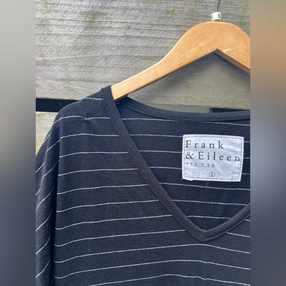 Frank & Eileen Striped V Neck Tee Shirt Short Sleeve Black White Buttery Soft Size L - Image 4