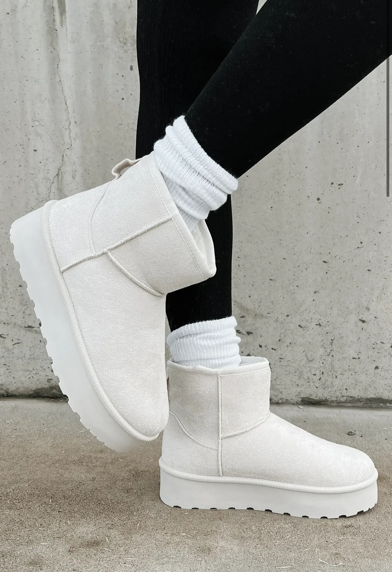 Faux Fur Linded Mini Platform Bootie Off White - Image 2