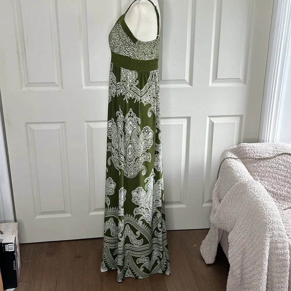 Maxi Smocked Back paisley green white Dress Apt. 9 Size M - Image 4