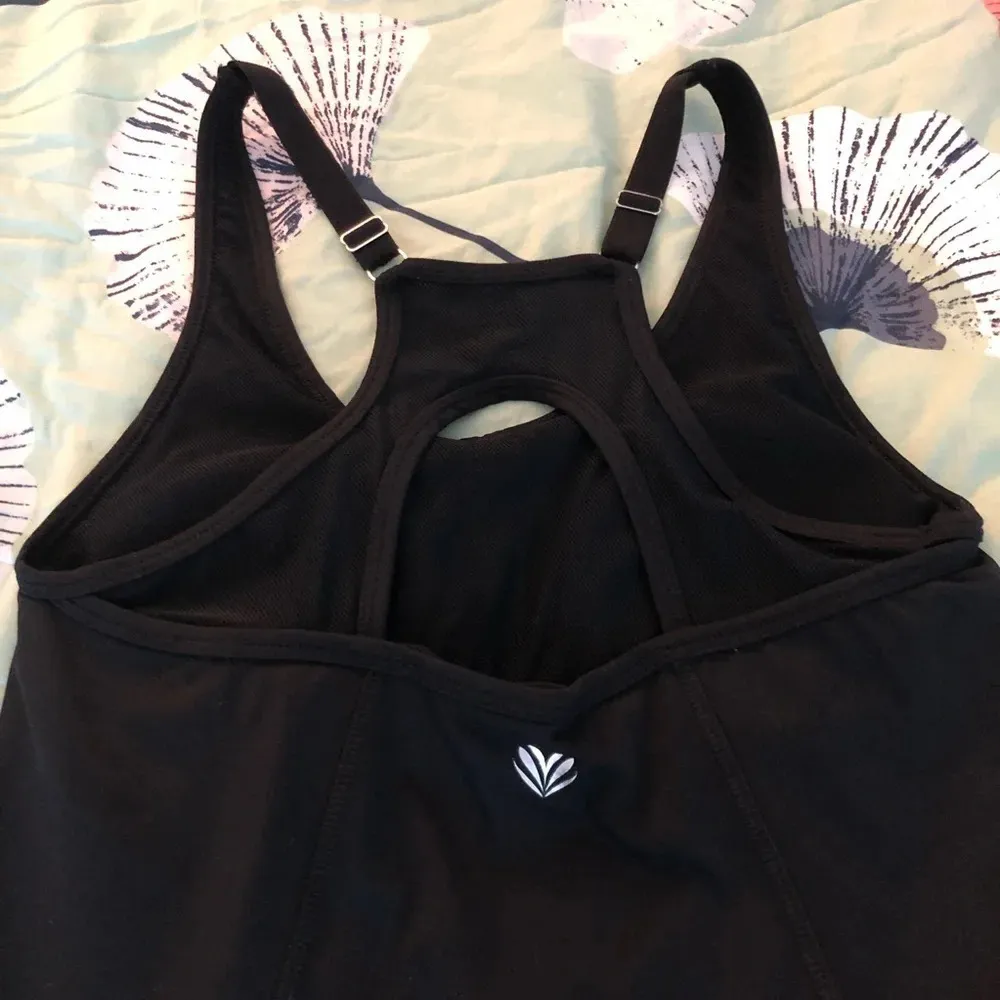 Forever 21 Workout Tank with Sports Bra - Image 5