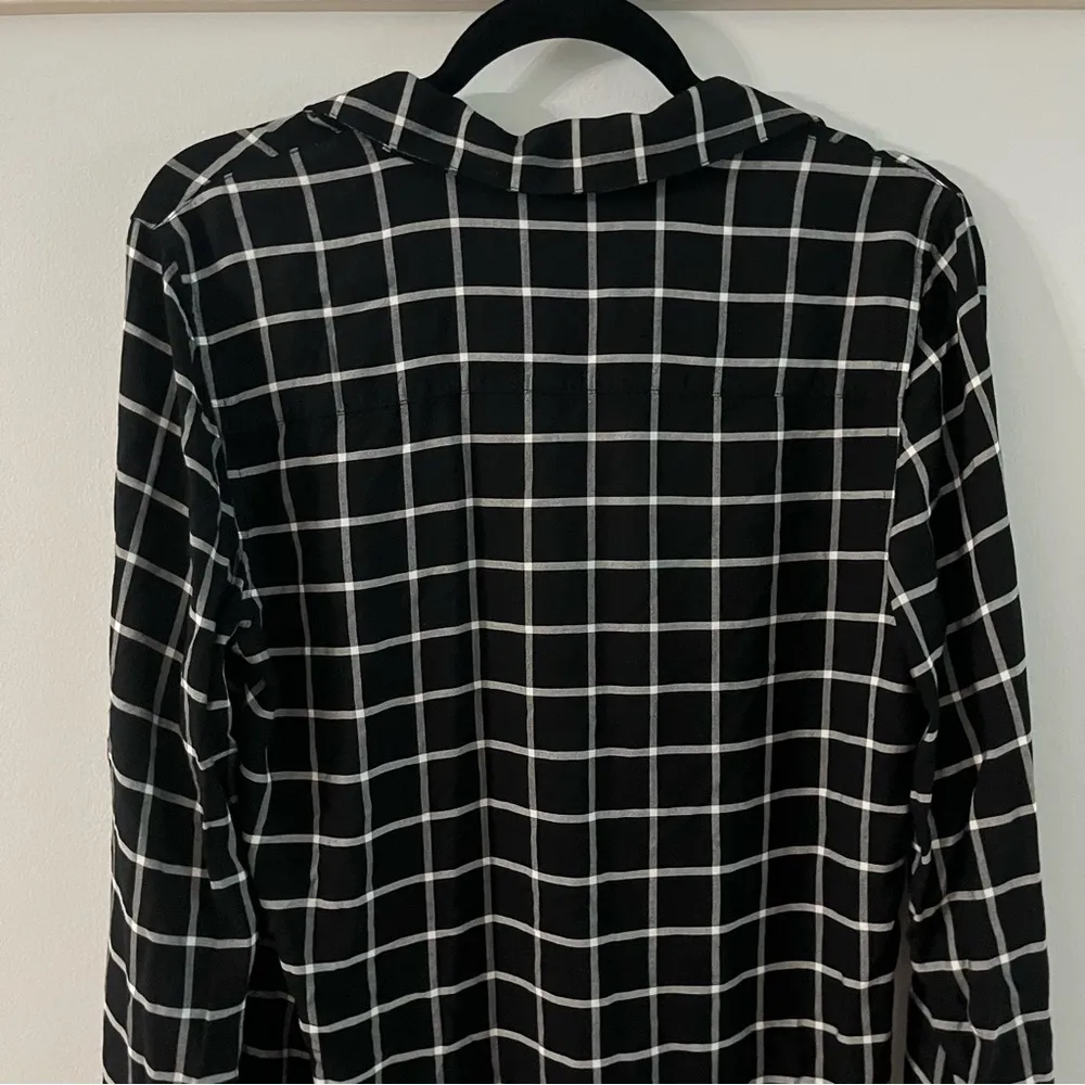 Calvin Klein Button Down Black and White Long Blouse. Size PS - Image 6