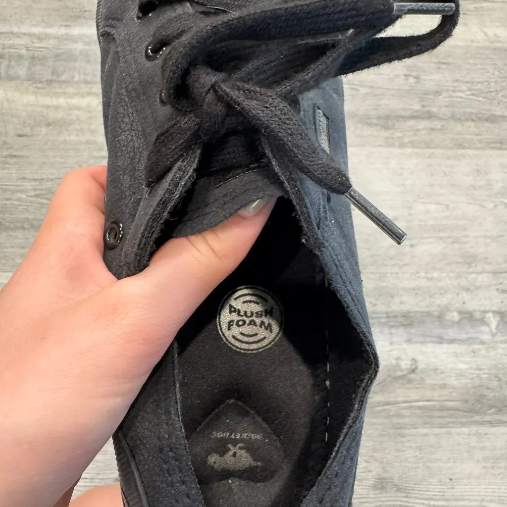 Rocket Dog black lace up sneakers women size 9.5 - Image 5