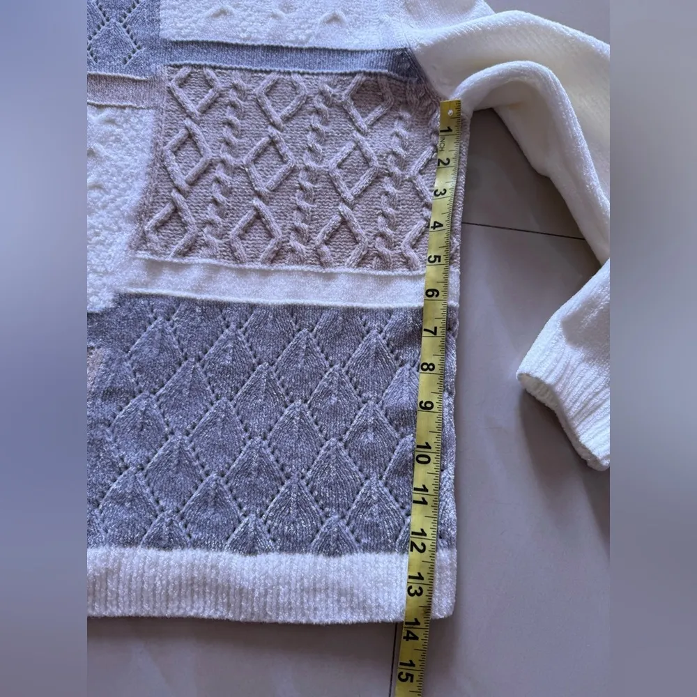 Alfred Dunner Womens Gray White Check Long Sleeve Pullover Sweater Size PM - Image 2