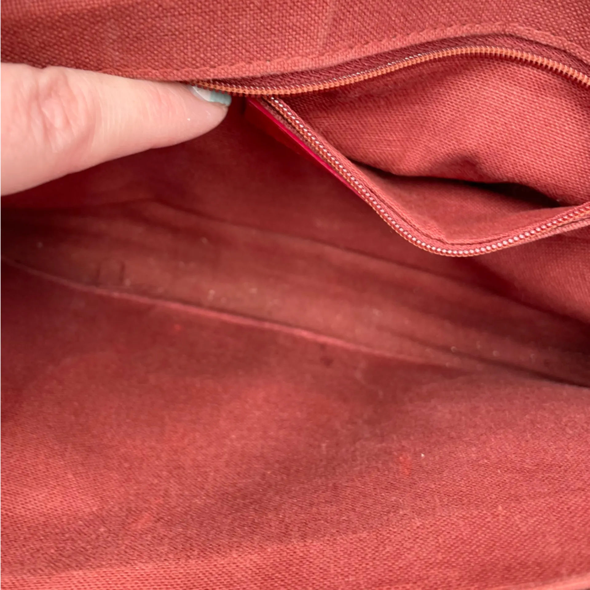 Vintage 1984 Liz Claiborne Red Leather Flap Bag Purse Geometric Print Adjustable - Image 11