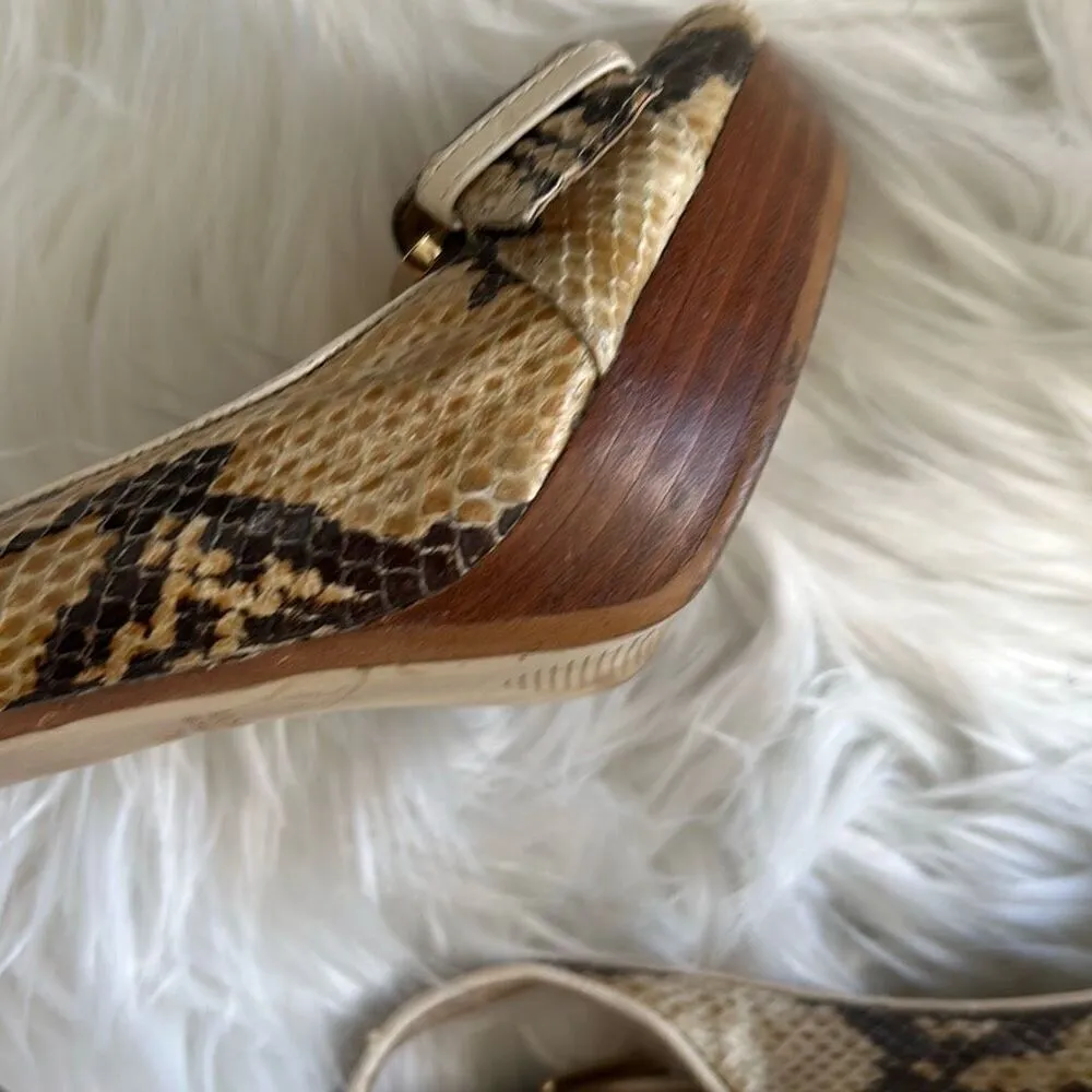 Michael kors heels size 7 animal print gold high heels 4 inch heel with platform - Image 5