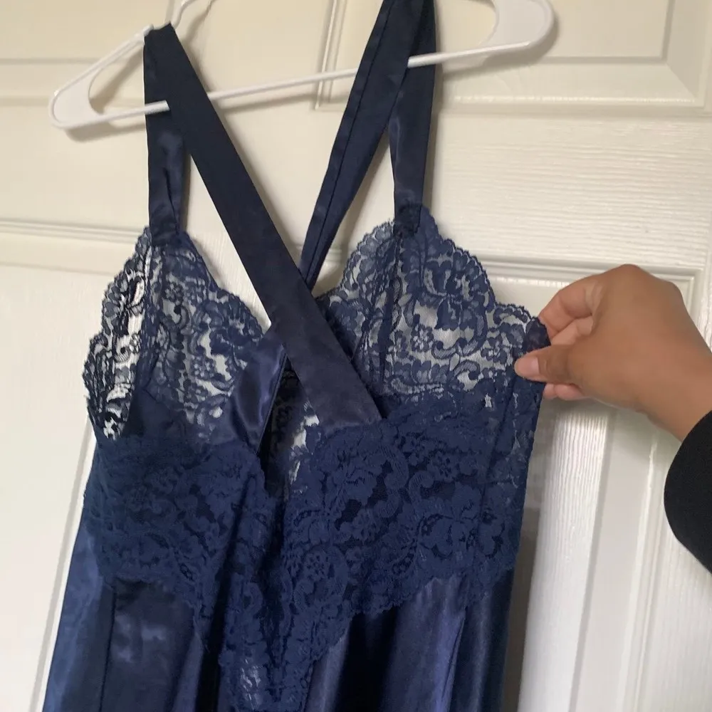 Vintage  Midnight Blue Nightgown - Image 4