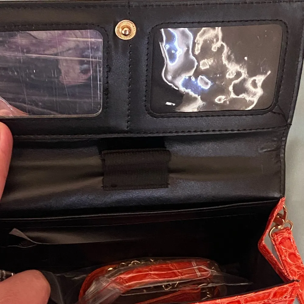 Just Solutions Eyepocket Eyeglasses Purse Orange Crocodile NWOT 7.5”x 4”x3.5” Red - Image 6