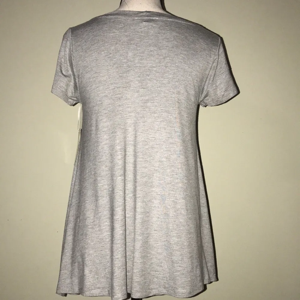 Misia grey short sleeve top with buttons on side Gray - Image 5