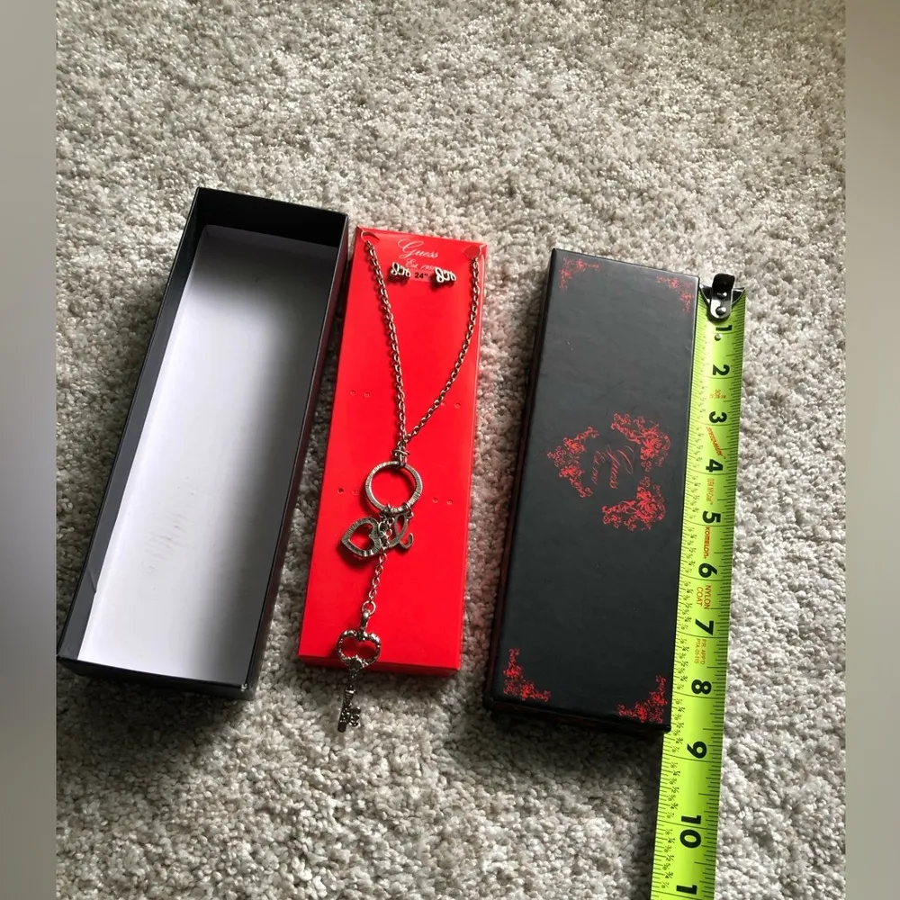 NEW vintage Guess Women's Silver Tone Heart Key Pendant Necklace & Earrings Set - Image 6