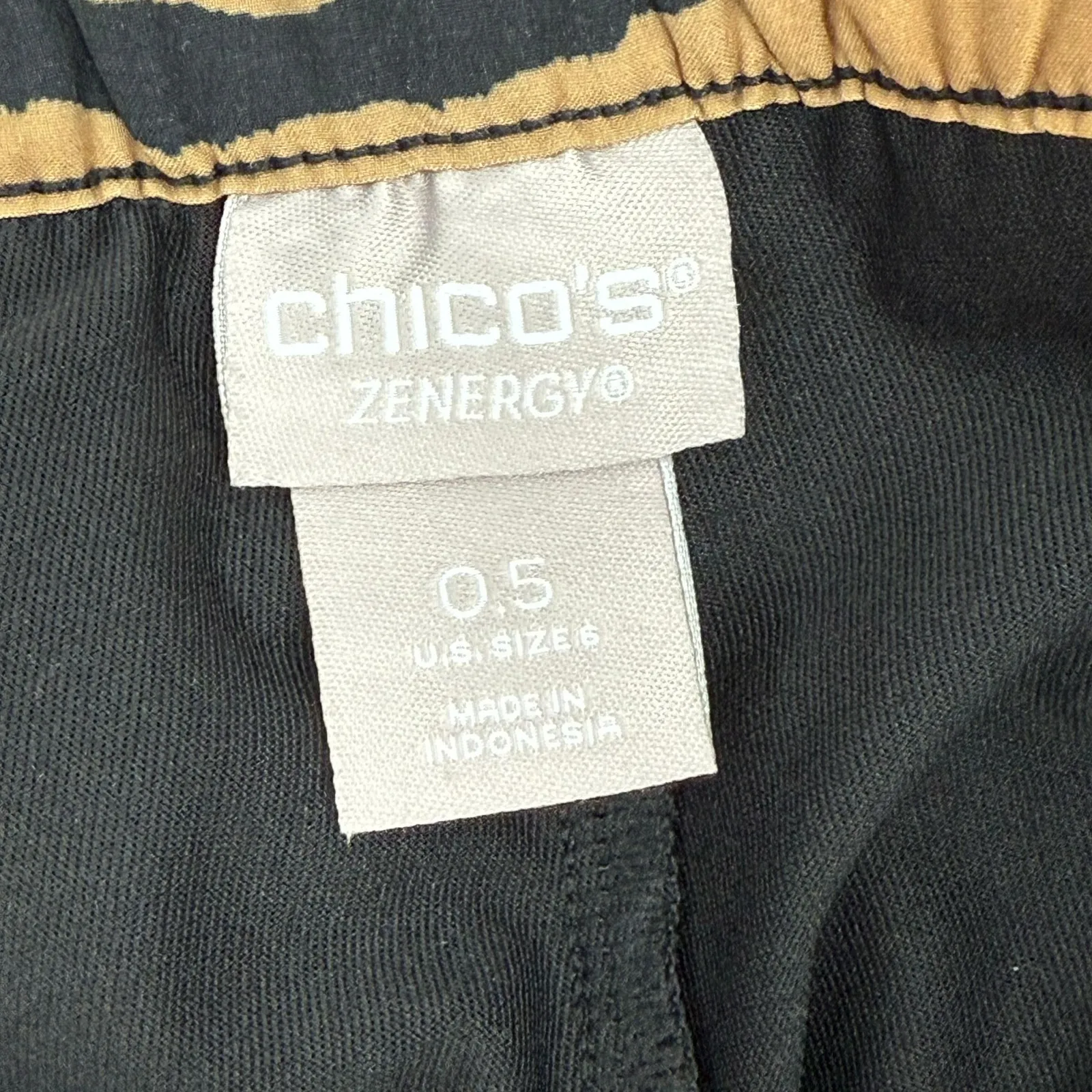 Chico's Zenergy Skort Size 6 UPF Tiger Print Curved Hem Athleisure Golf Travel - Image 4