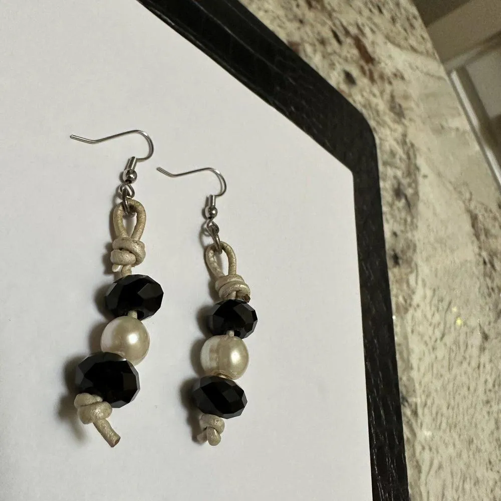 Lot Of 3 Pretty Silver Tone Faux Pearl Beaded Bead Dangle Drop Pierced Earrings - Image 5