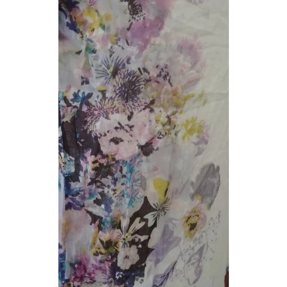 Blue Floral Blouse Lightweight V - Image 4