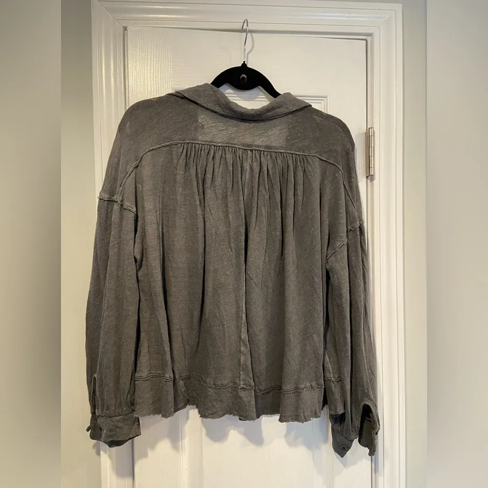 NWOT Free People Size M Gray Rush Hour Peasant Blouse Raw Hem Linen Long Sleeve - Image 6
