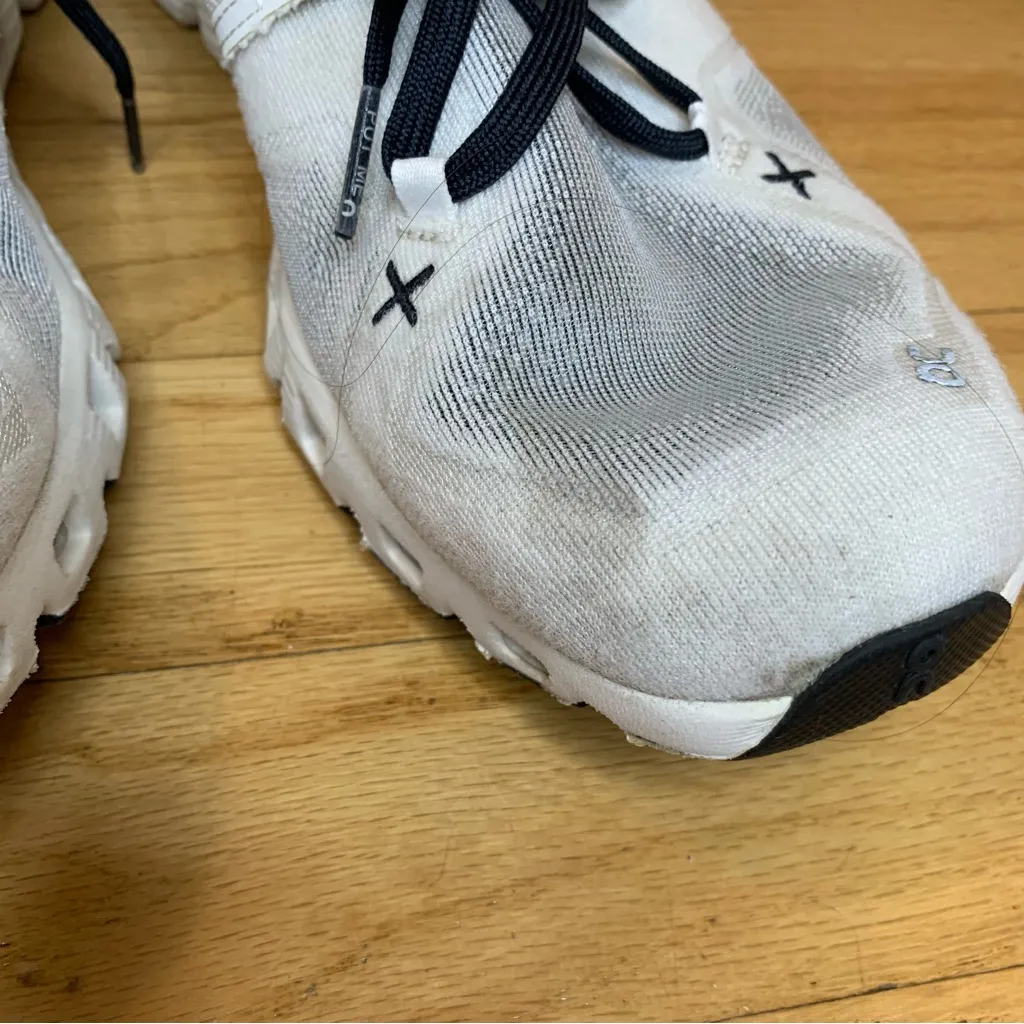 On Cloud X Women's Running Sneakers in Black and White - Size 9 - Image 4