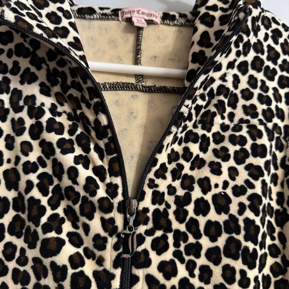 Juicy Couture Velour Leopard Hoodie Jacket Size XS - Image 7
