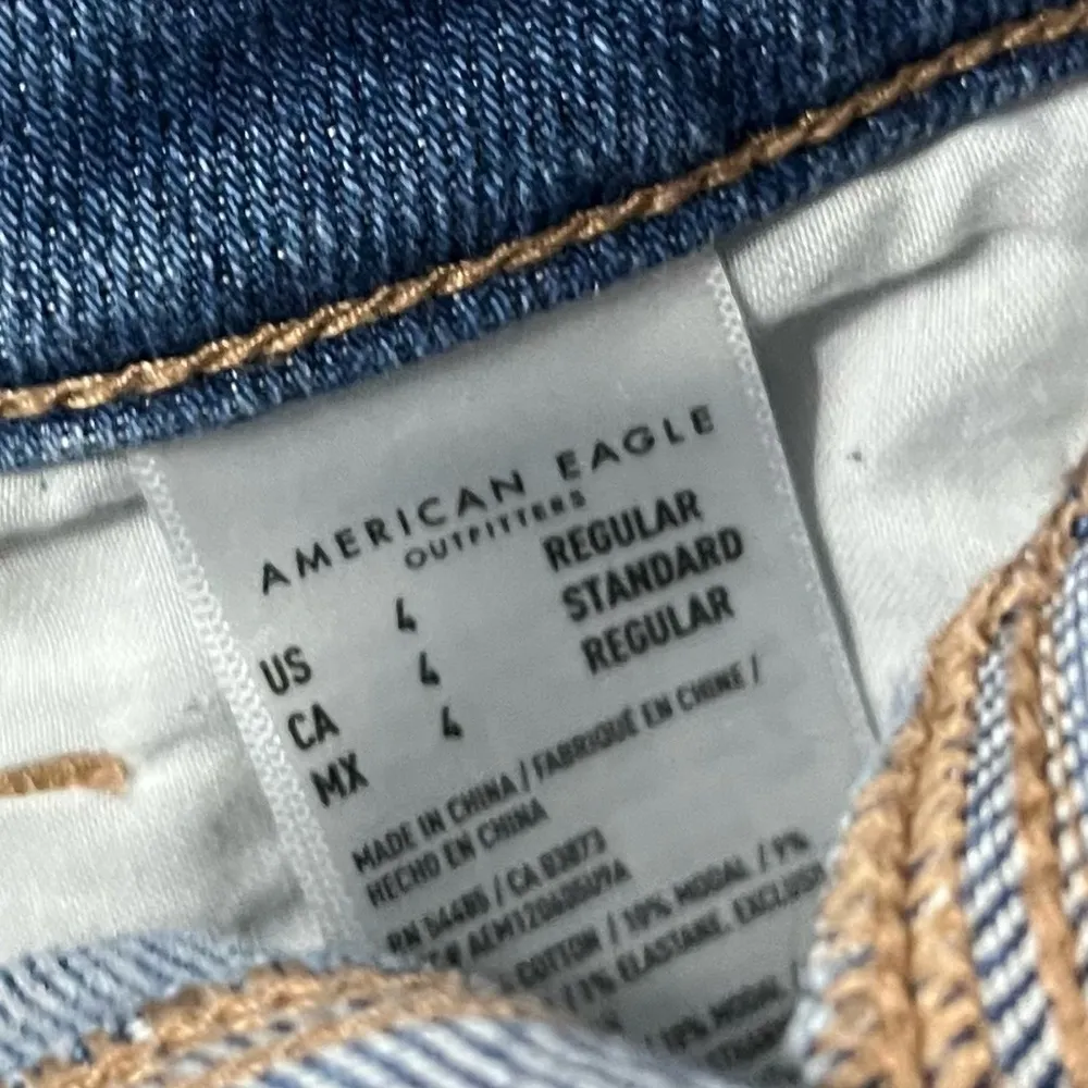 American Eagle Outfitters • Mom Jeans Light Blue Destructed Jeans - Image 6