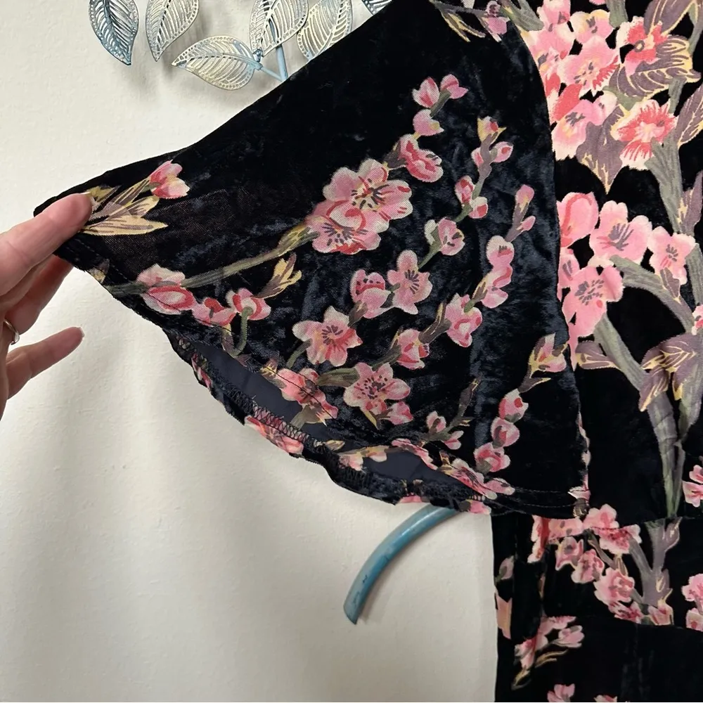 ModCloth black Velvet maxi dress with pink floral Medium - Image 3
