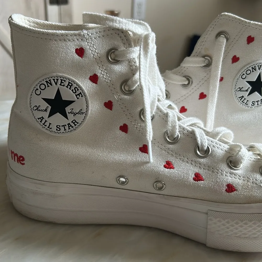 Converse Chuck Taylor High-Top All Star Lift Platform Sneakers W/Hearts Size 9.5 - Image 8