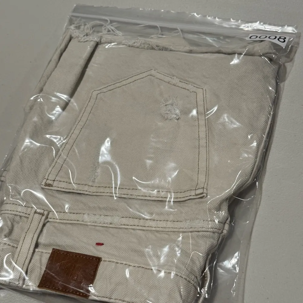 BDG Women's 26 Cream Essential High Rise Cutoff Distressed Jean Shorts Summer - Image 8