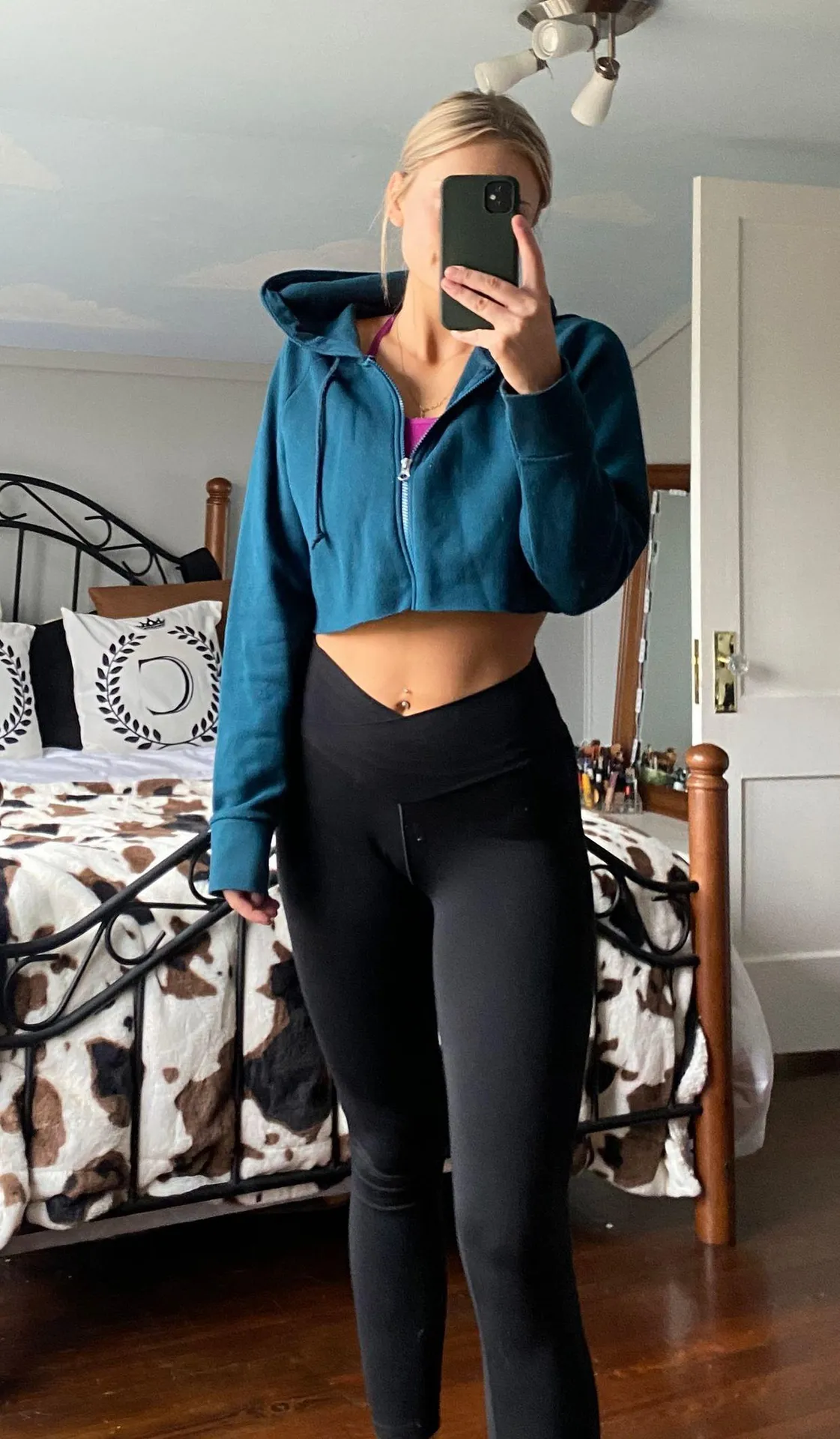 cropped hoodie - Image 5