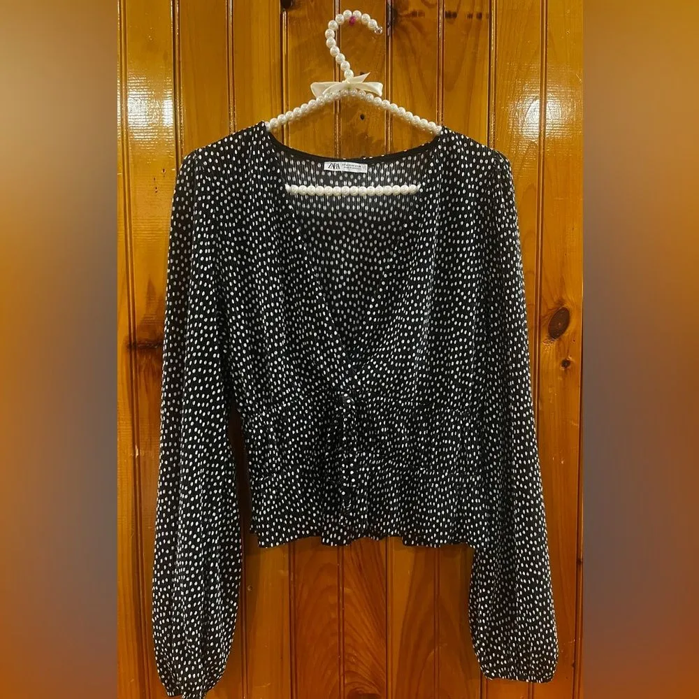 ZARA  Polka Dot Plisse Top Black and White Size M - Image 4
