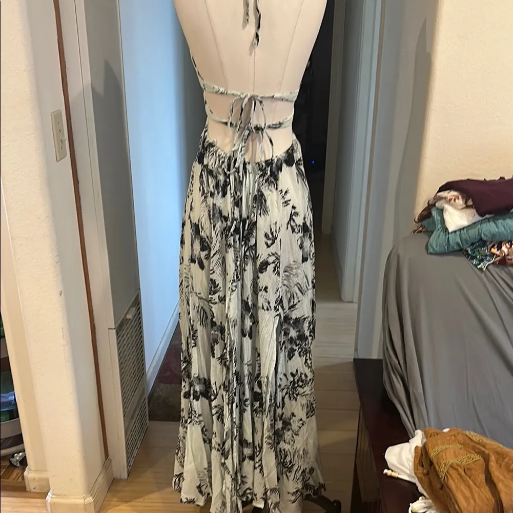 Lille Maxi Dress in Blue Floral - Image 10