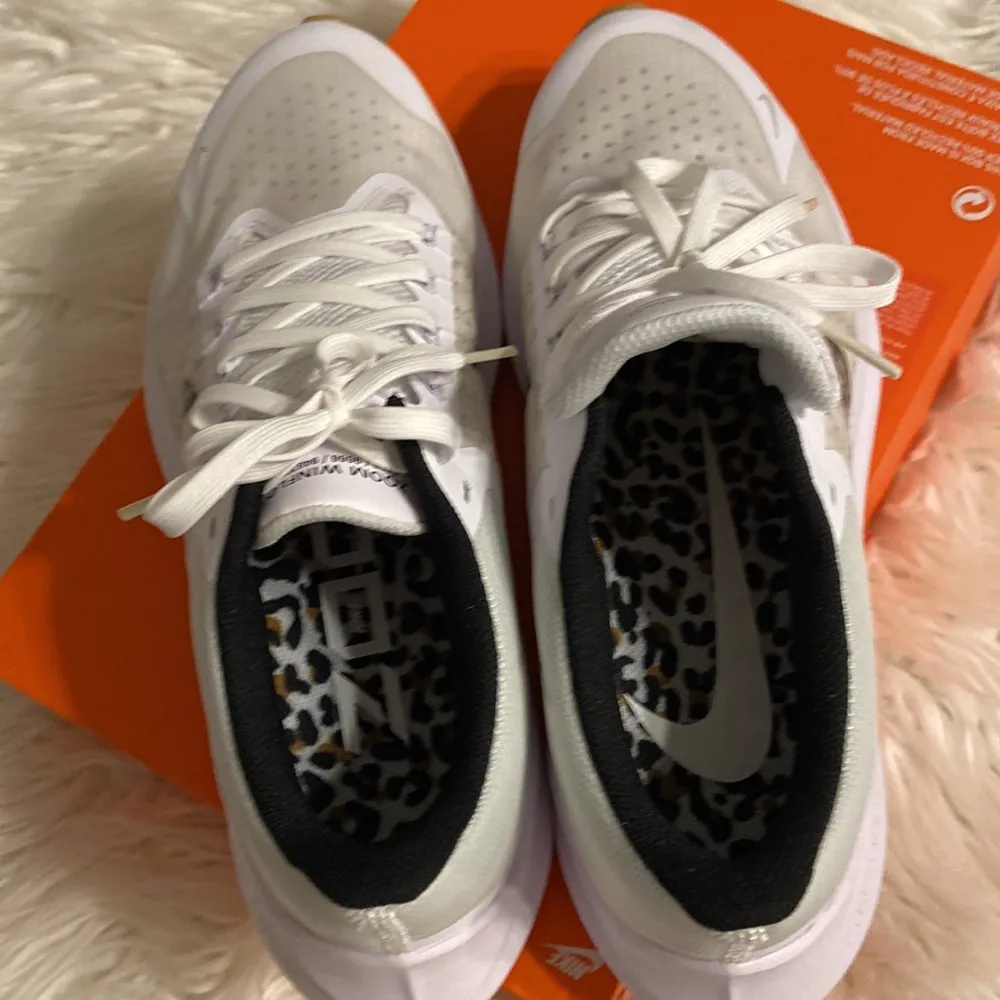 Nike Women’s Zoom Zwingli 8 PRM size 11 brand new with box - Image 4