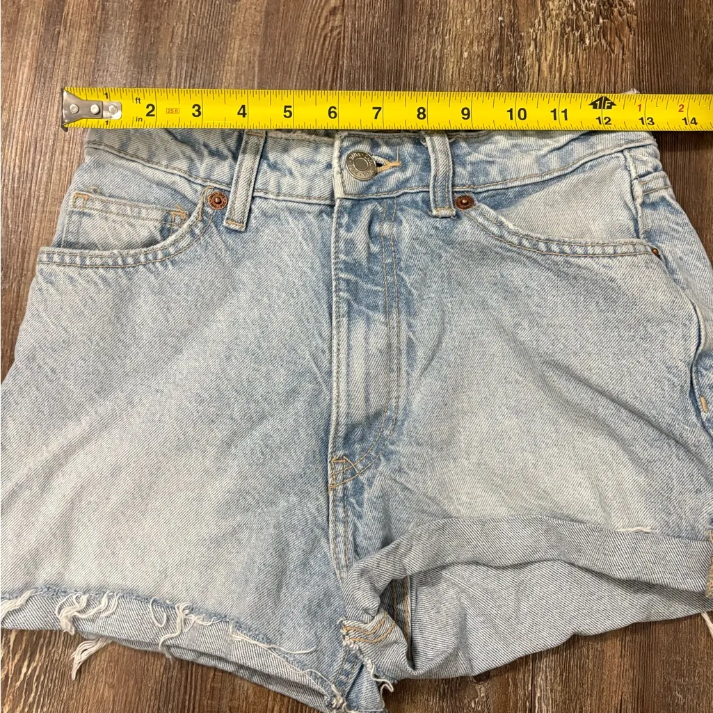 Zara Distress Light Blue Denim Mom Shorts Cuffed Button Fly Distressed Size 4 - Image 3