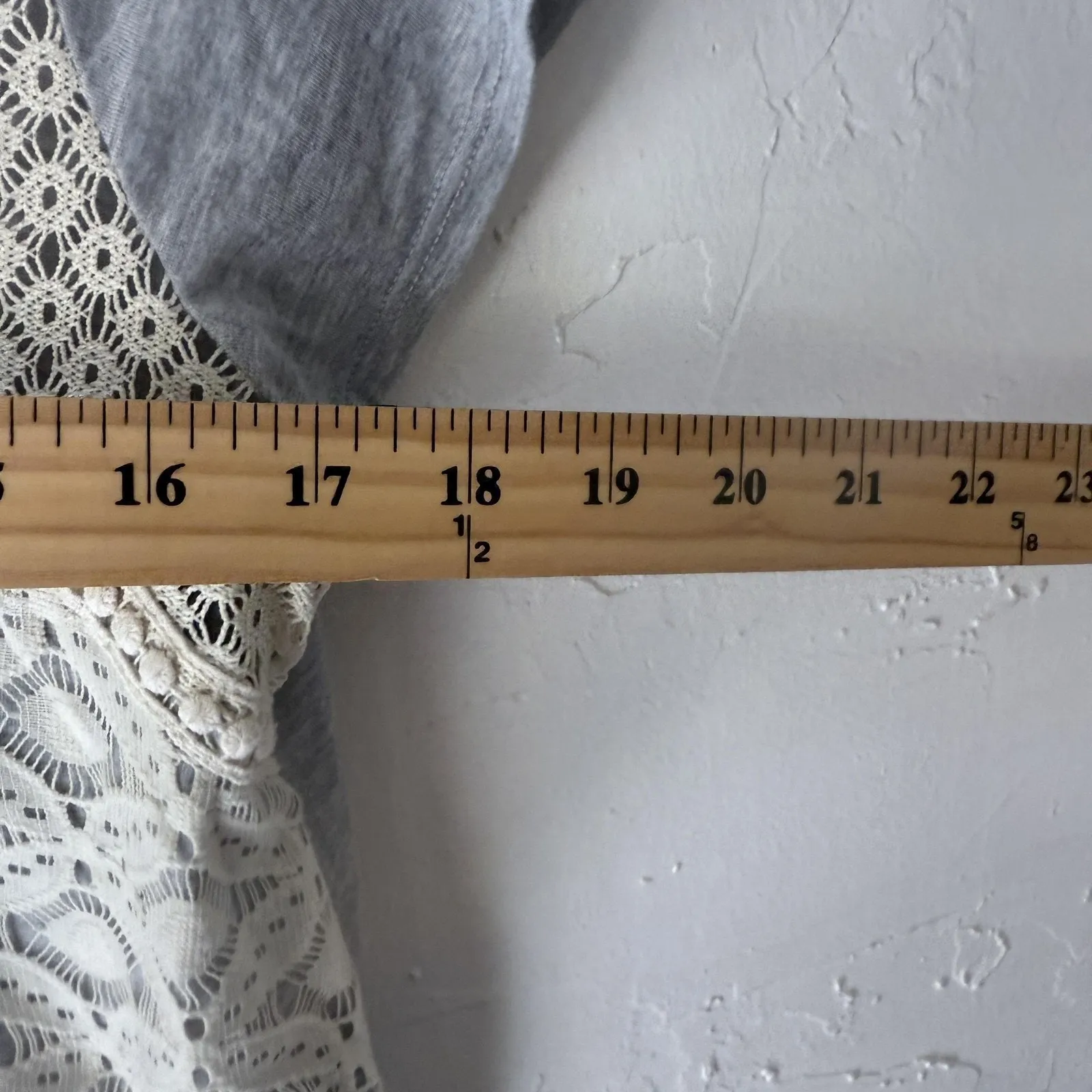 Hint of Mint Shirt Womens Large Gray Lace‎ Crochet Overlay Boho Short Sleeve Top - Image 7