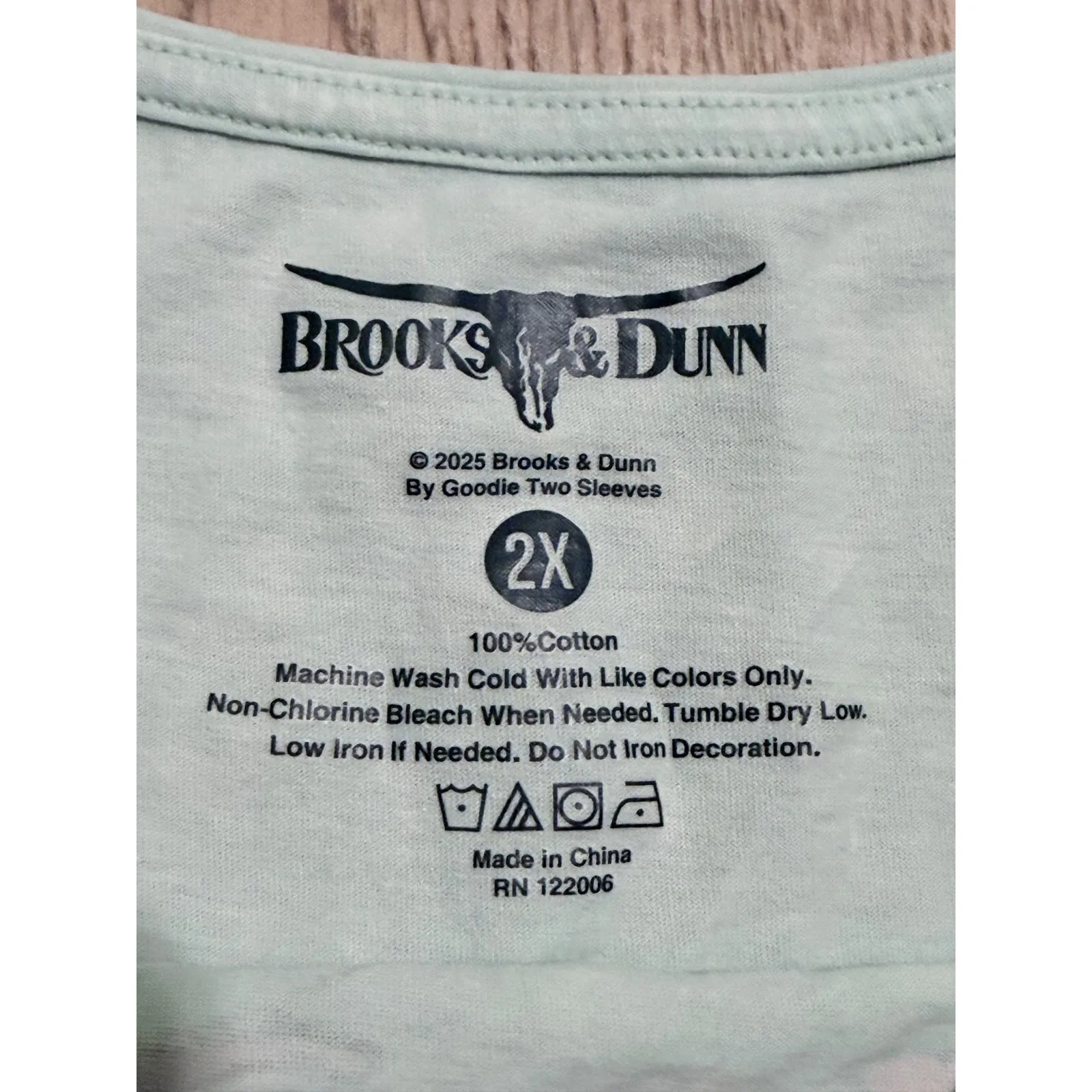 Brooks & Dunn Neon Moon Graphic T Shirt Womens Plus 2X Off Shoulder Sexy Country Green - Image 3