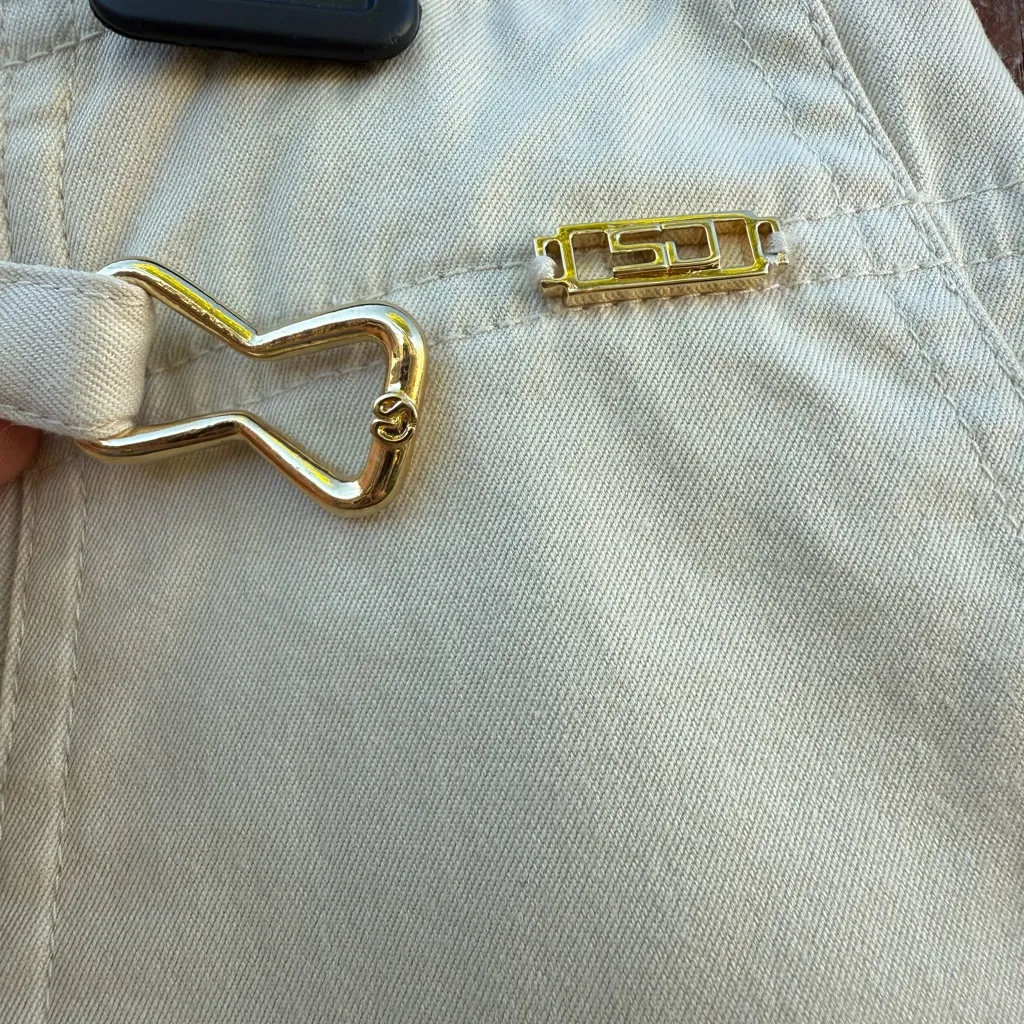 St. John Sport Cream Wide Leg with Gold Hardware Classic Pants Women’s Size 6 - Image 2