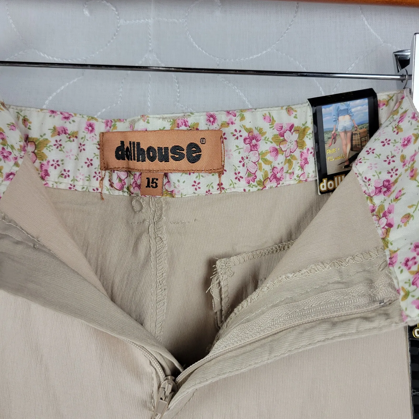 Dollhouse Womens Short Size 15 Khaki‎ Sienna Crochet Trim Flat Front Casual NEW - Image 2