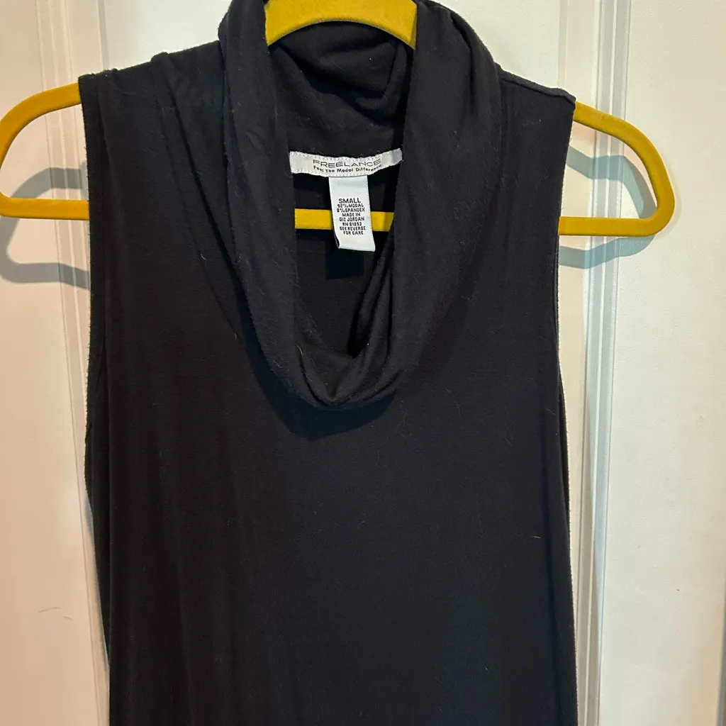 Elegant Black Sleeveless Dress - Image 4