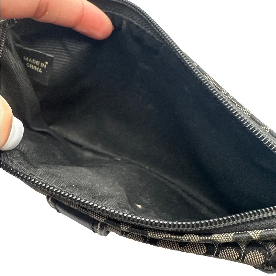 y2k COACH Buckle Soho Black Gray Signature Canvas Wristlet - Image 3