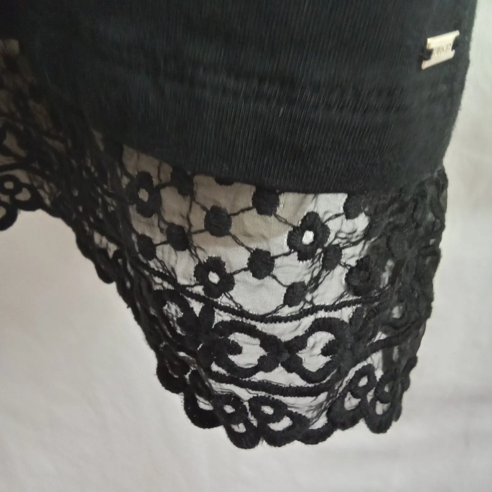 Tommy Hilfiger Women Medium Black 3/4 Sleve Round Neck Embroidery‎ Lace Blouse - Image 2