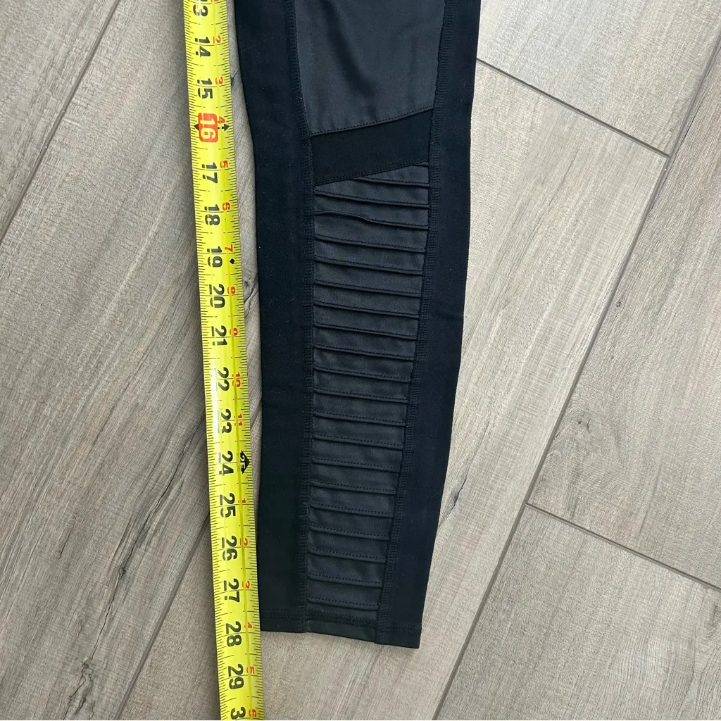 ALO Yoga Black 27in Mid Rise Moto Legging M - Image 11