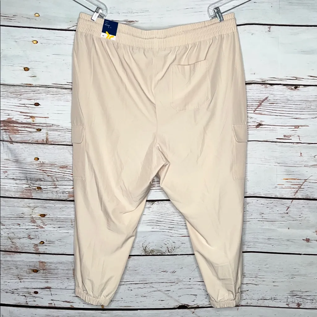 Old Navy NWT Sz 3X Wishbone Beige StretchTech Mid Rise Pull On Cargo Ankle Pants - Image 2