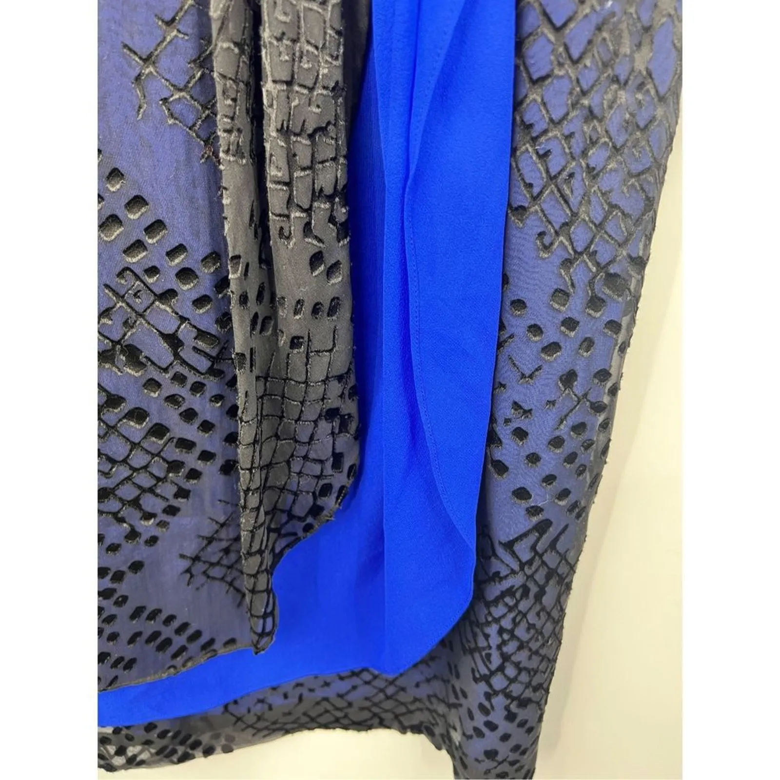 BCBGMAXAZRIA Blue Runway Long Sleeve Tired Silk Skirt Dress‎ 4 - Image 7