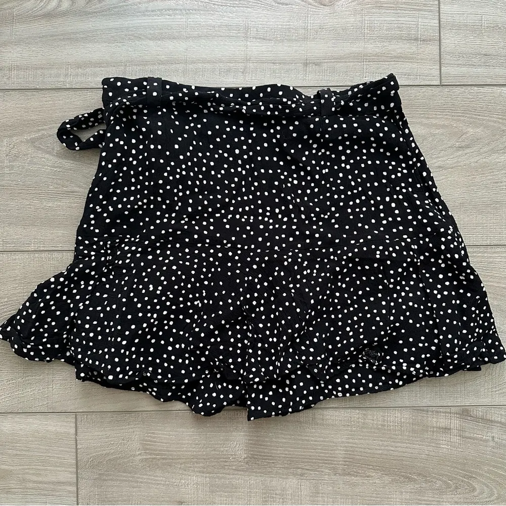 ZARA  Black and White Polka Dot Skort - Image 4