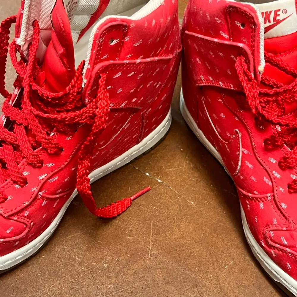 Nike Dunk ski high wedge in red size 9.5 - Image 8