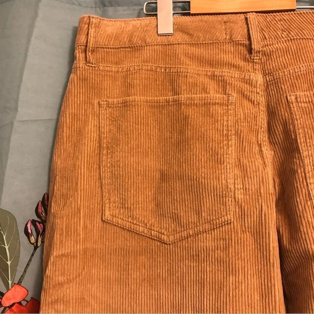 NWT- Hollister women ultra High-Rise Corduroy pants - R17/33 - light brown/gold - Image 7