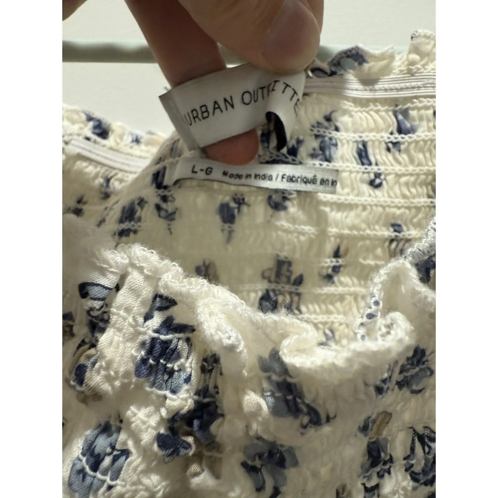 Urban Outfitters White Floral Smocked Short Sleeve Ruffle Crop Blouse Top Size L - Image 3