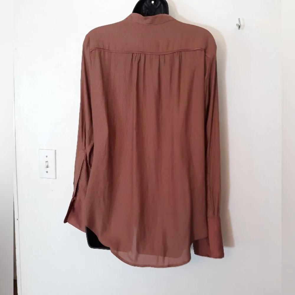 Urban Outfitter brown lightweight vneck blouse - Image 4