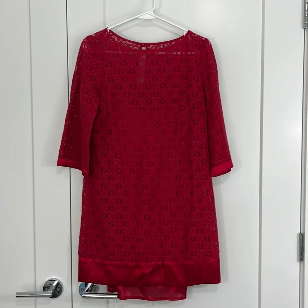 Laundry by Shelli Segal Size 2 Red Lined Lace and Satin Shift Dress - Image 2