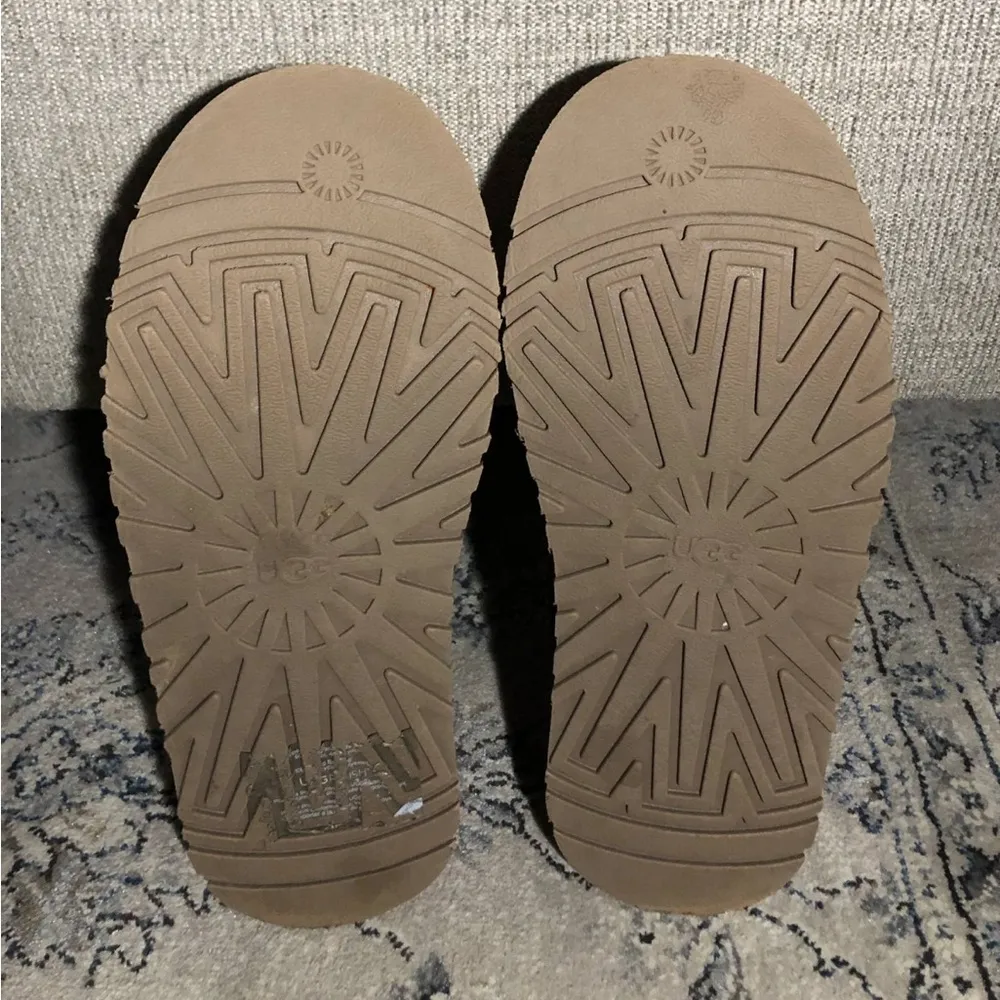 UGG  Tazz Platform Slippers in Chestnut - Image 7