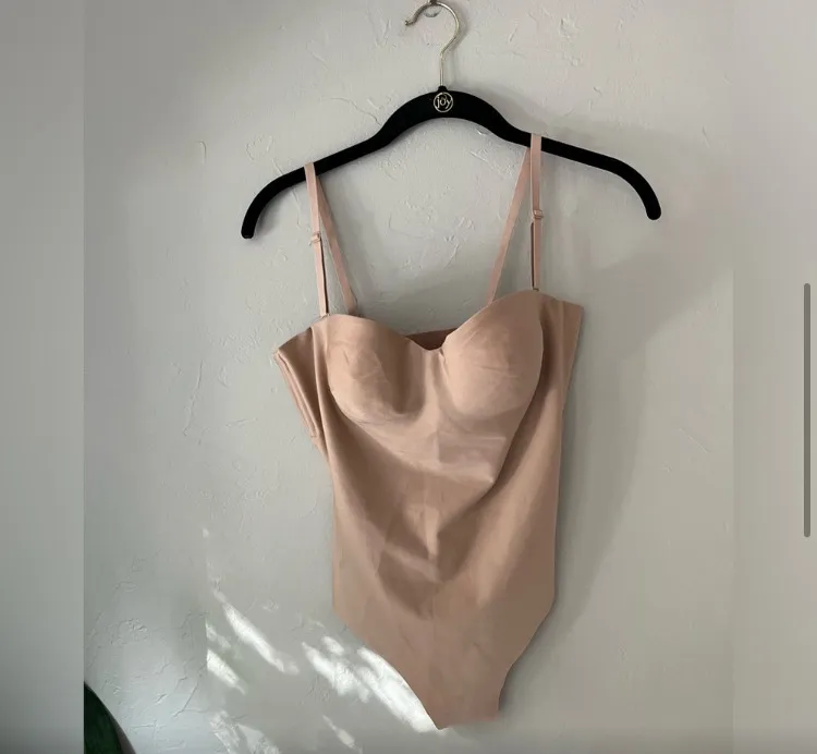 SKIMS Body Contour Bodysuit L - Image 4