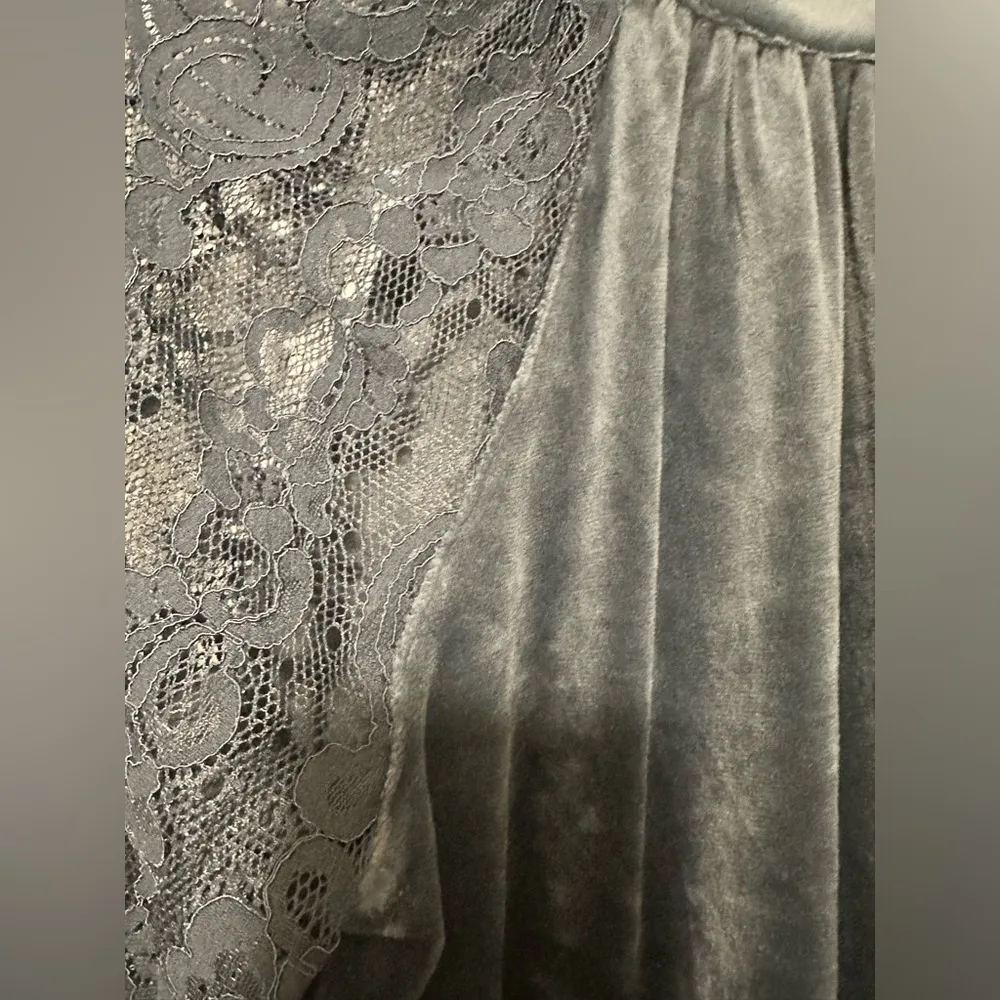 Matilda Jane Good Hart Abbeville Lace & Velour Top blue size S - Image 2