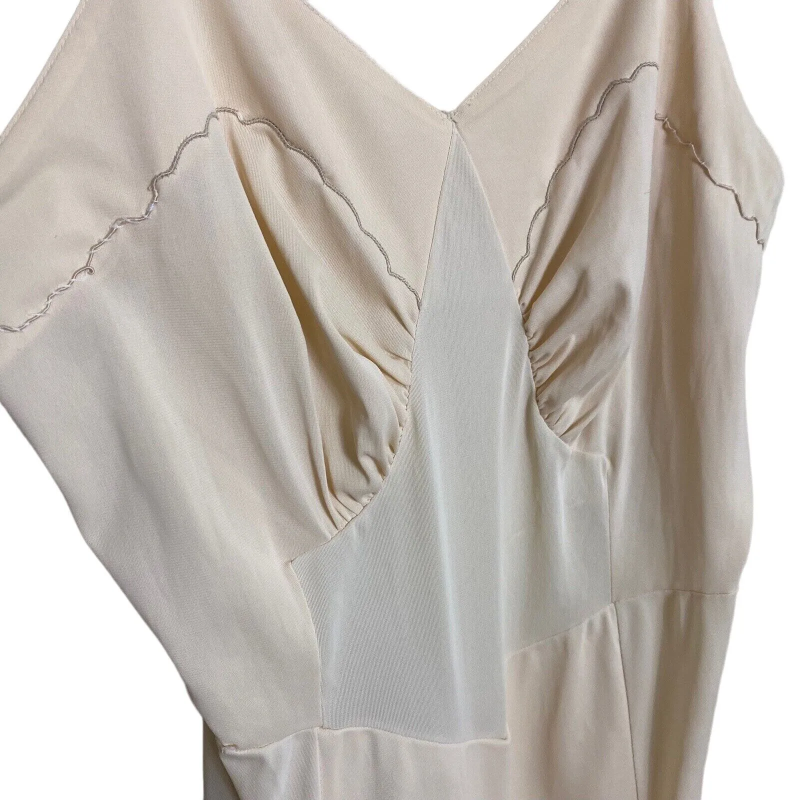 Vintage Aristocrat by Superior 1960s Full Dress Slip size 38 (size Large) White - Image 9