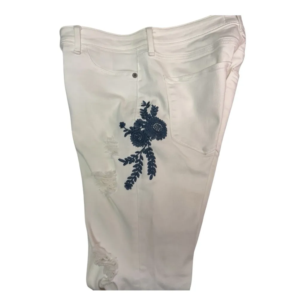 Abercrombie Fitch Harper Low Rise Ankle White Distress‎ Floral Embroidered Sz 27 - Image 3